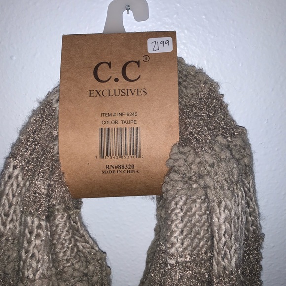 C.C. Winter scarf - Picture 2 of 2